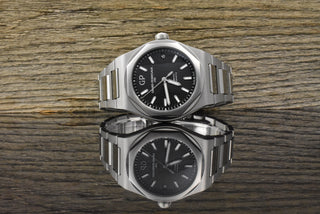 Girard Perregaux Laureato Black Dial 81010-11 neuwertig / mint - 2024