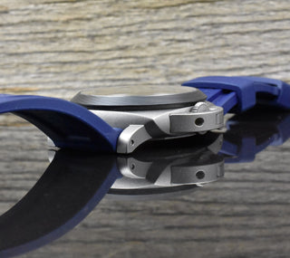 Panerai Luminor GMT Automatic Navy Blue PAM01279 Carbon & Titanium - Neuwertig