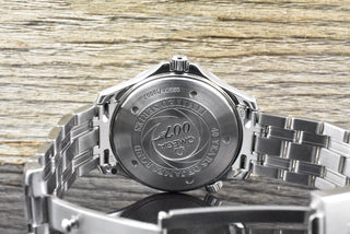 Omega Seamaster Diver 300 M 40th Anniversary James Bond Limited Edition Vintage B&P 2003