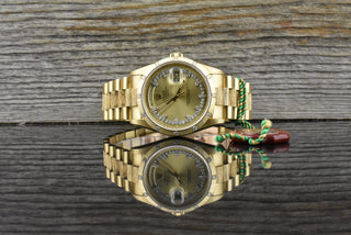 Rolex Day-Date 36 Army Base / Bark / Borke / Diamond Bezel / String Diamond Dial Box & Zertifikat - Service 2025