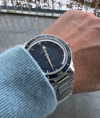 Omega Seamaster 300 Co-Axial Master Chronometer MINT / NEUWERTIG - NAVY BLUE - 2024
